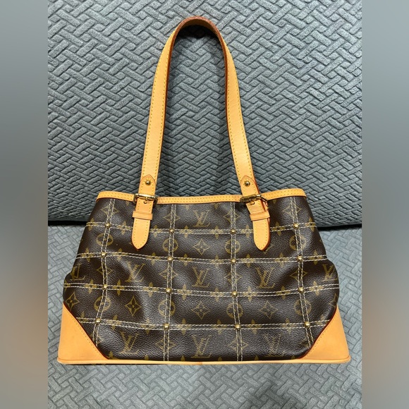 Luis Vuitton Rivet Bag GM - Picture 2 of 11